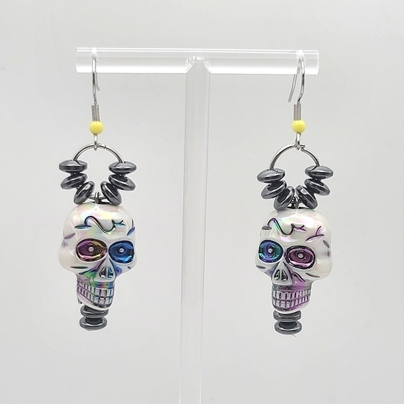 Handcrafted Skull Hematite Beaded Dangle Fashion Earrings - Picture 1 of 11